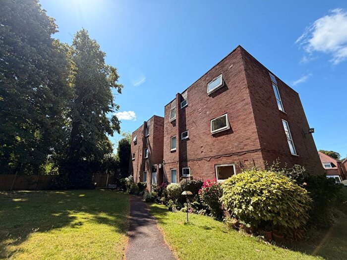 2 Bedroom Flat To Rent In Eastern Road, Ford Court, B73