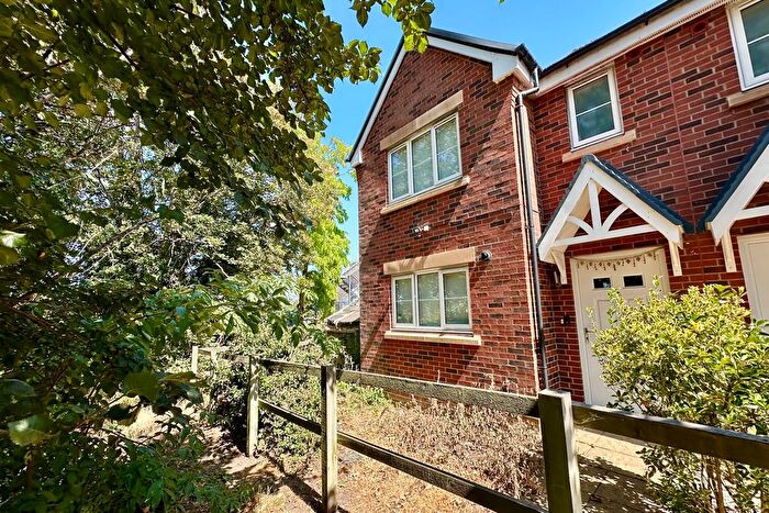 3 Bedroom Semi-Detached House For Sale In Woodend Close, Grays, RM17
