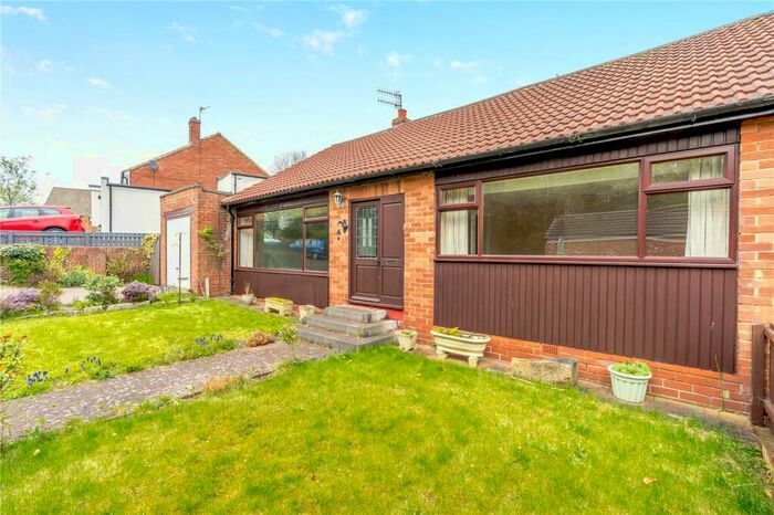 2 Bedroom Bungalow For Sale In Stoneylea Close, Ryton, NE40