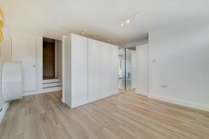 1 Bedroom Flat To Rent In Crescent Road, Crouch End, London, N8