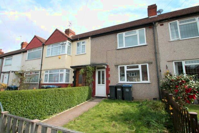 3 Bedroom Property To Rent In Rosedene Avenue, Croydon CR0