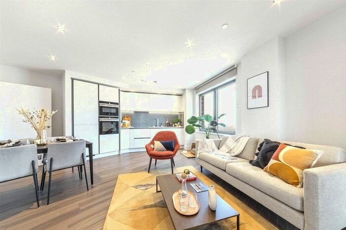 2 Bedroom Flat To Rent In Uncle Southall, Merrick Road, Southall, UB2