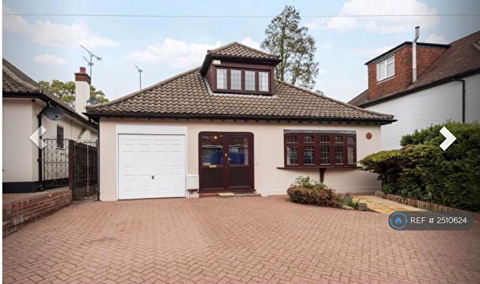 Studio To Rent In Bedford Road, London, E18