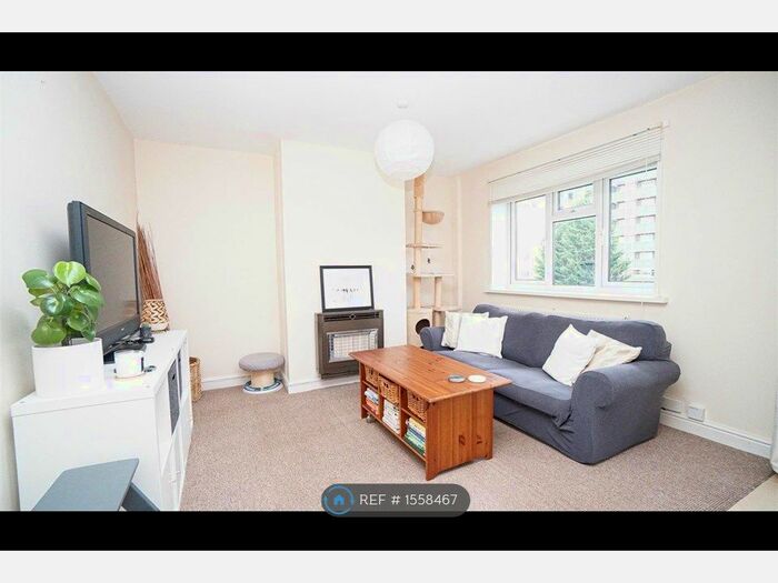 2 Bedroom Maisonette To Rent In Fillingfir Road, Leeds, LS16