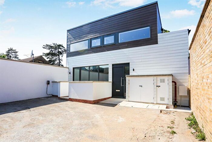 3 Bedroom Semi Detached House For Sale In High Street, Ewell, Epsom, KT17