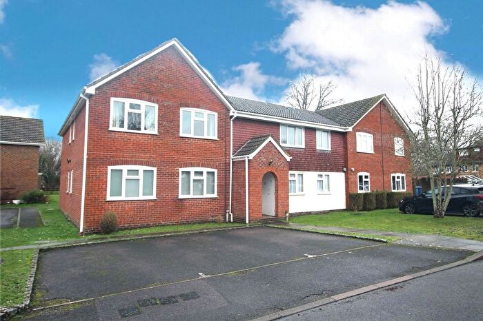 1 Bedroom Flat To Rent In Swan Way, Church Crookham, Fleet, GU51