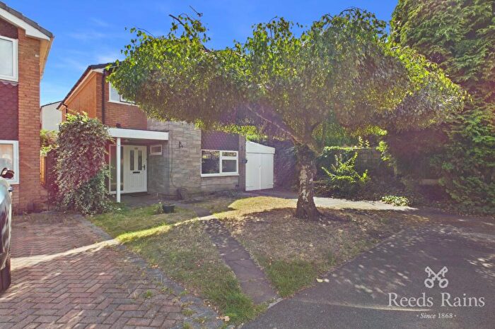 4 Bedroom Detached House To Rent In Cunliffe Drive, Sale, Greater Manchester, M33