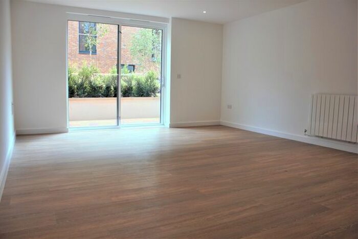 2 Bedroom Flat To Rent In Plough Way, Marine Wharf, London, SE16