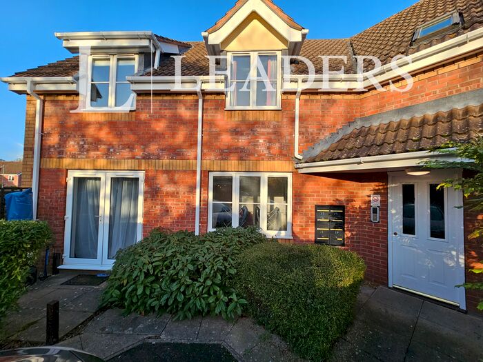 2 Bedroom Flat To Rent In Walkers Way, Kenilworth, CV8