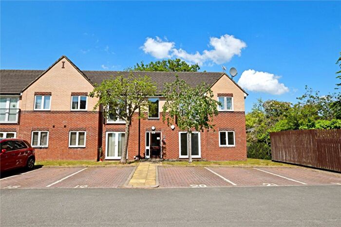 2 Bedroom Apartment For Sale In Hadleys Court, Gelderd Road, Gildersome, Leeds, LS27
