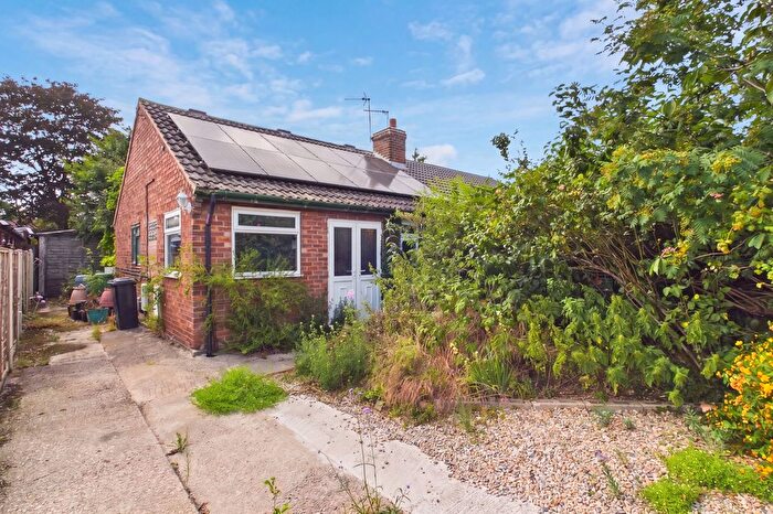 4 Bedroom Semi Detached Bungalow For Sale In Woodland Way, Huntington, York, North Yorkshire, YO32