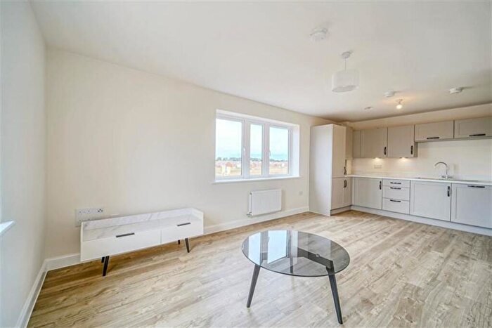 2 Bedroom Flat To Rent In Bedroom Property In Rowan Road, Houghton Conquest, MK45