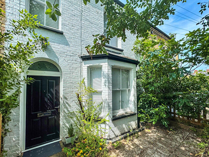 3 Bedroom Terraced House To Rent In Ware Road, Hertford, SG13