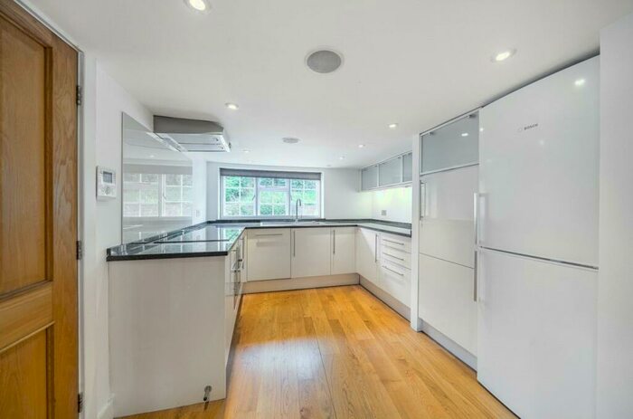2 Bedroom End Of Terrace House For Sale In Castle Street, Castle Street, Guildford, Surrey, GU1
