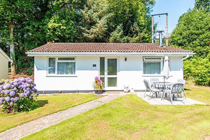 2 Bedroom Chalet For Sale In Rosecraddoc, Liskeard, PL14