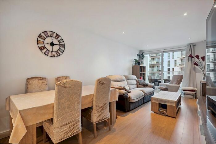 2 Bedroom Flat To Rent In Keats Apartments, Saffron Central Square, Croydon, CR0