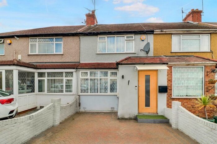3 Bedroom Terraced House To Rent In Kenilworth Avenue, South Harrow, HA2