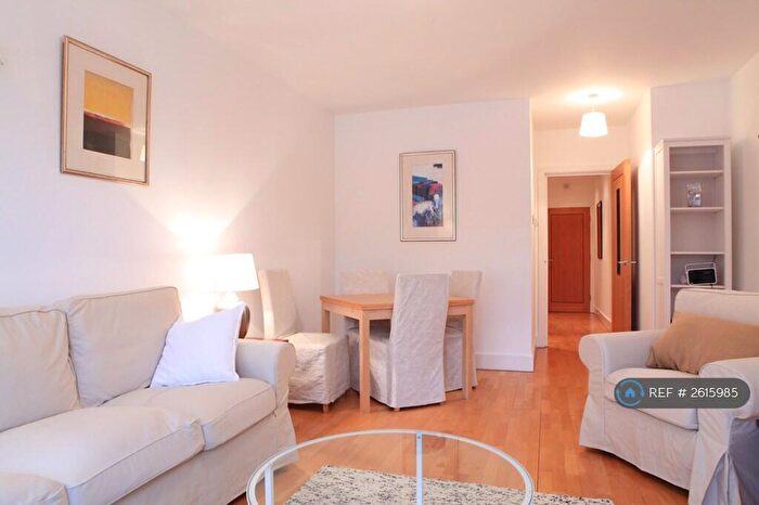 1 Bedroom Flat To Rent In Farringdon Road, London, EC1M