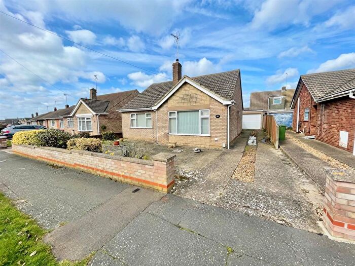 3 Bedroom Detached Bungalow For Sale In Beauvale Gardens, Peterborough, PE4