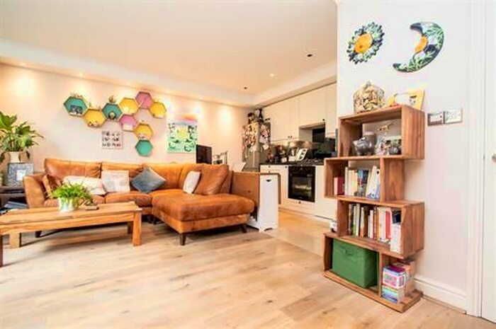 1 Bedroom Flat To Rent In Goat Wharf, Brentford, TW8