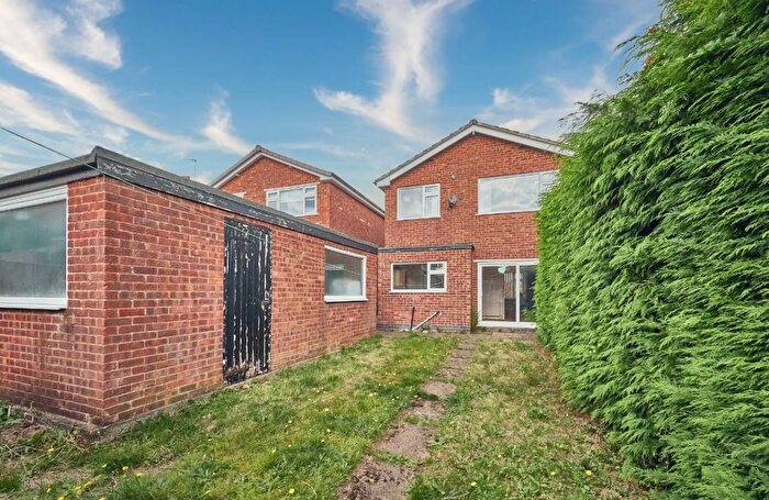 3 Bedroom Detached House For Sale In Farneway, Hinckley, LE10