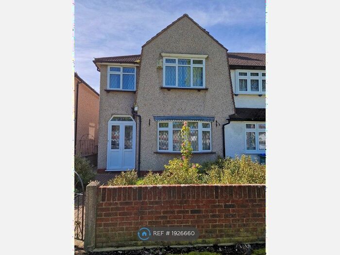 3 Bedroom End Of Terrace House To Rent In Woolwich Road, London, SE2
