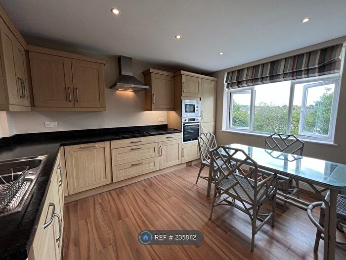 2 Bedroom Flat To Rent In Compton Road, Sherwood, Nottingham, NG5