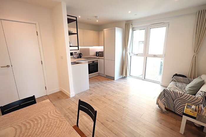 1 Bedroom Flat To Rent In Union Court, The Exchange, Watford, WD24
