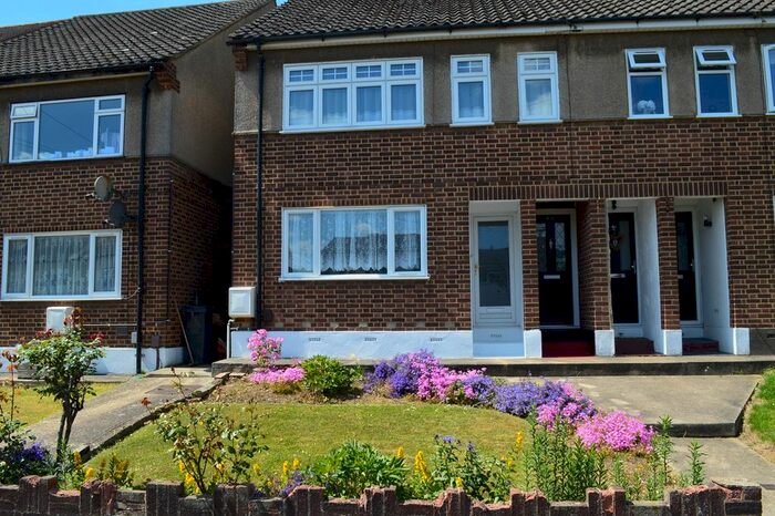 2 Bedroom Flat To Rent In Ethelburga Road, Romford, Essex, RM3