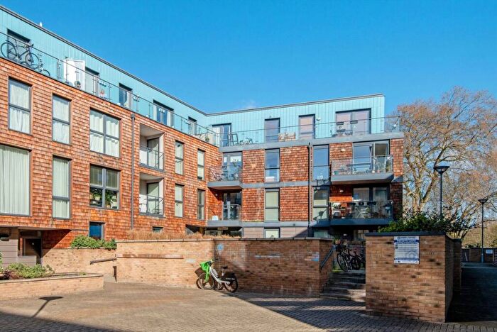 2 Bedroom Flat To Rent In New Gun Wharf, Victoria Park, E3