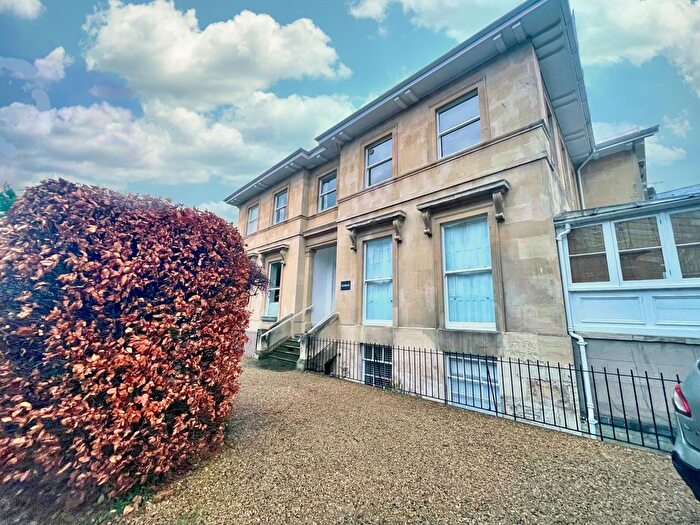 2 Bedroom Flat To Rent In Lansdown Crescent, Cheltenham, GL50