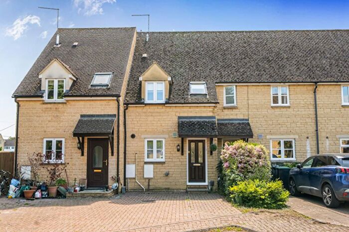 2 Bedroom Terraced House For Sale In Pembroke Place, Bampton, OX18