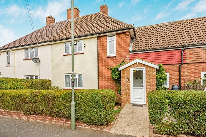 3 Bedroom Terraced House For Sale In Charlton Lane, Shepperton, TW17