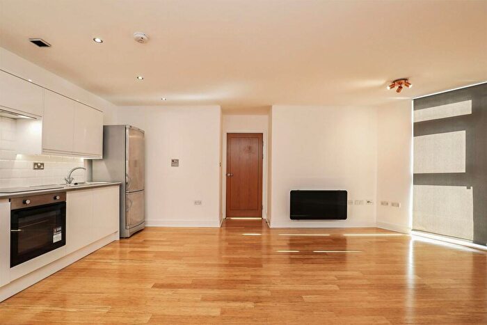 1 Bedroom Apartment For Sale In Bute Terrace, Cardiff, CF10