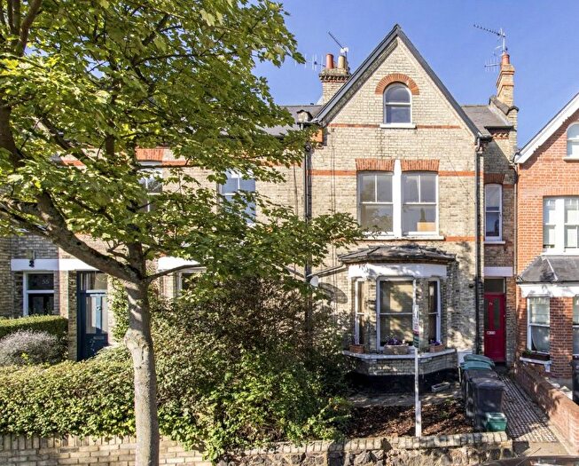 3 Bedroom Flat To Rent In Muswell Avenue, London, N10