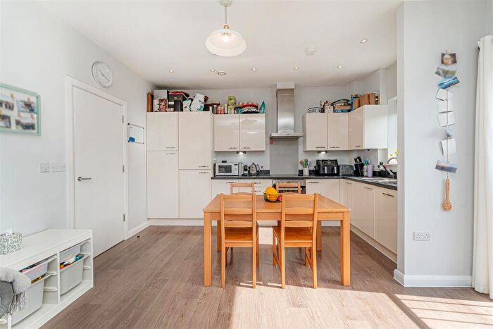 2 Bedroom Flat For Sale In Lanark Court, Dairy Close, Enfield, EN3