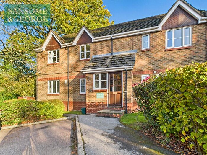 1 Bedroom Apartment To Rent In Groves Lea, Mortimer, Reading, Berkshire, RG7