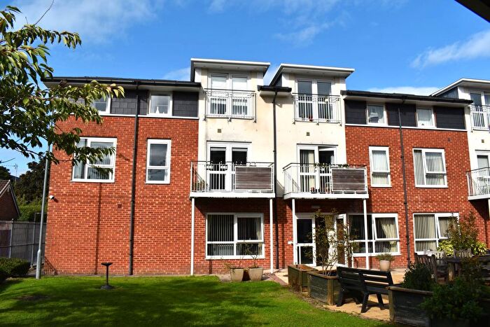 2 Bedroom Flat For Sale In Hough Fold Way, Harwood, BL2