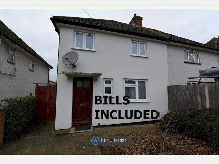 5 Bedroom Semi-Detached House To Rent In Benbrick Road, Guildford, GU2