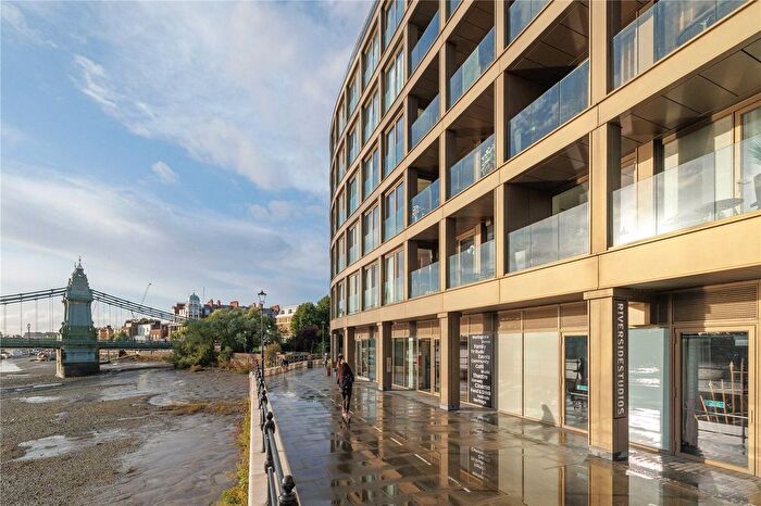 1 Bedroom Flat To Rent In Queens Wharf, Crisp Road, W6