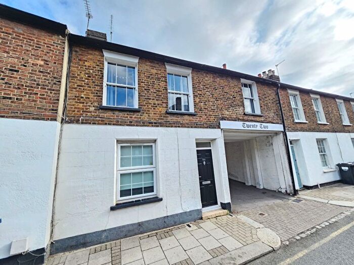 2 Bedroom Maisonette For Sale In Union Street, Barnet, EN5