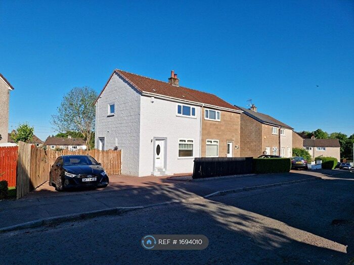 2 Bedroom Semi-Detached House To Rent In Kinarvie Place, Glasgow, G53