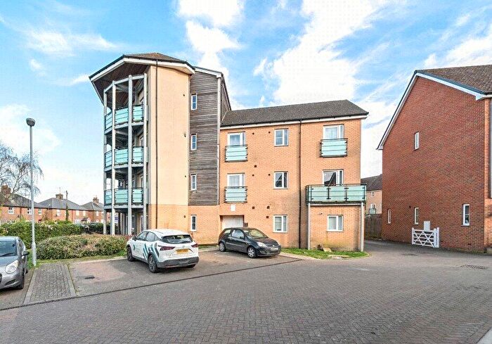 2 Bedroom Apartment For Sale In Daimler Drive, Dunstable, Bedfordshire, LU6