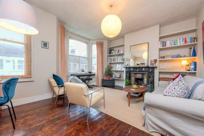 2 Bedroom Apartment To Rent In Mortimer Road, Kensal Rise, London, NW10