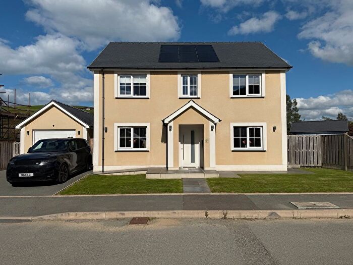 3 Bedroom Detached House For Sale In Clos Carrog, Llanrhystud, SY23