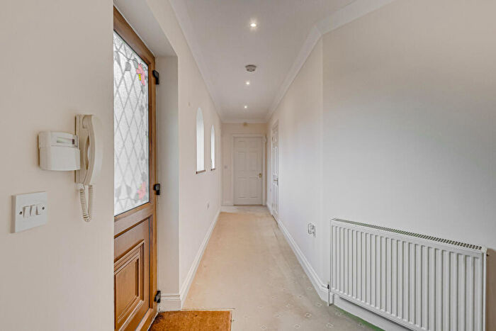 3 Bedroom Detached Bungalow For Sale In Downer Road, Benfleet, SS7