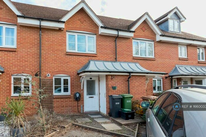 2 Bedroom Terraced House To Rent In Kingsfield Way, Redhill, RH1