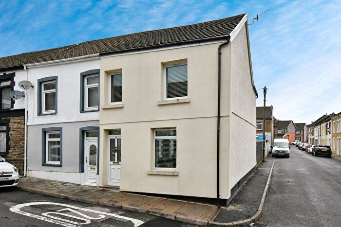 3 Bedroom End Of Terrace House For Sale In Wingfield Street, Aberfan, Merthyr Tydfil, CF48
