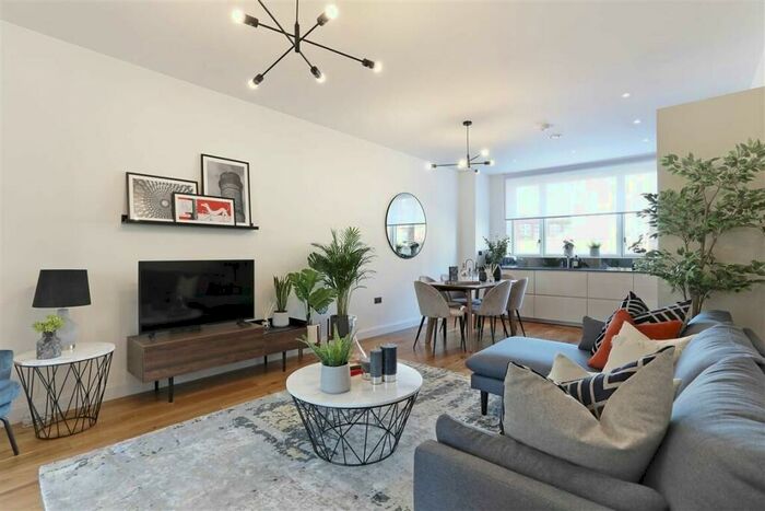 2 Bedroom Apartment To Rent In Carpet Street Sugar House Island, E15