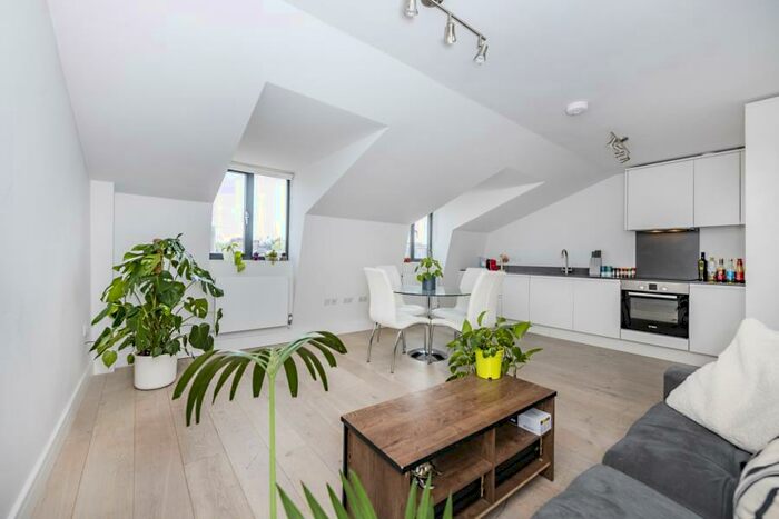 2 Bedroom Apartment To Rent In Camden High Street, Camden, NW1